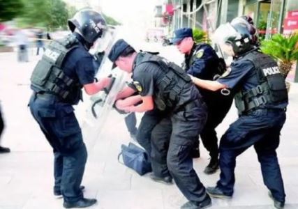 武汉一彩票店老板借钱遭拒被痛下杀手！追凶13年案件告破，更多细节披露……