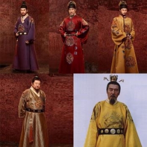 雍正朝三大重臣之一，前半生郁郁不得志，后半生如同开挂